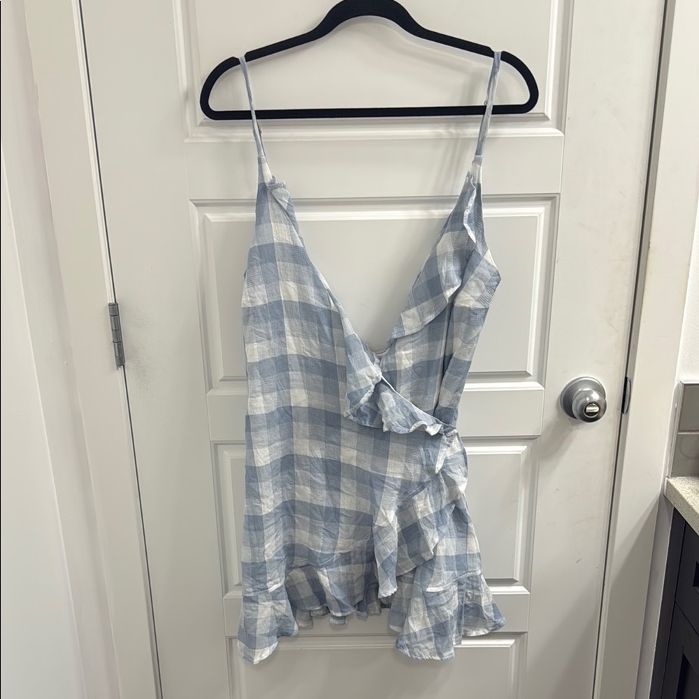 Beach Riot Hayden gingham blue & white wrap dress size Medium